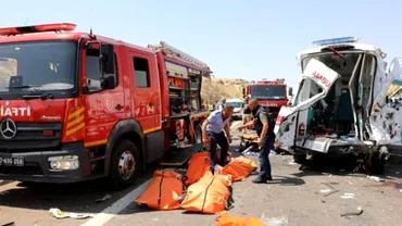 Carnagiu pe sosea 16 morti si 21 de raniti dupa un accident infiorator pe o autostrada din Turcia