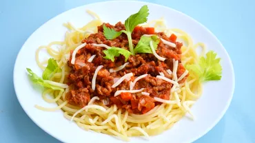 Reteta de paste bolognese Cum faci sosul perfect pentru o portie delicioasa de spaghete