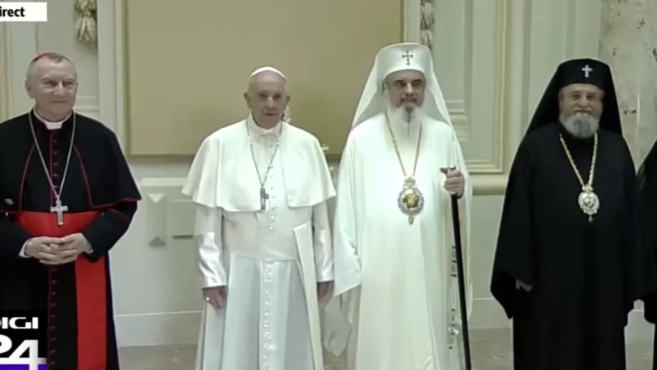 Cum a fost primit Papa Francisc de Patriarhul Daniel Ce vesmant a purtat Preafericitul FOTO