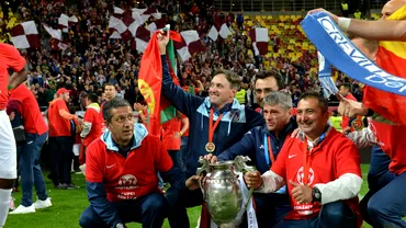 Antrenorul care a castigat trei trofee la CFR Cluj prezenta surpriza la Universitatea Craiova  Farul Ia acuzat pe sefii campioanei dupa plecarea din Romania Video exclusiv