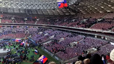 Concertmiting urias cu participarea lui Vladimir Putin la Moscova 200000 de oameni au stat pe stadion intrun frig naprasnic Video