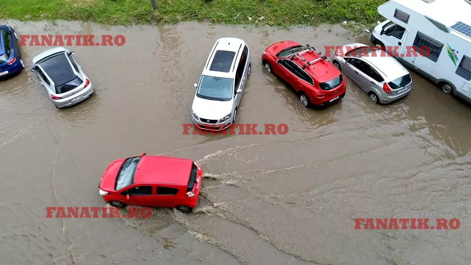 Inundatii in Bucuresti si judetul Ilfov dupa ploaia torentiala Masini blocate de apa GALERIE FOTO  VIDEO