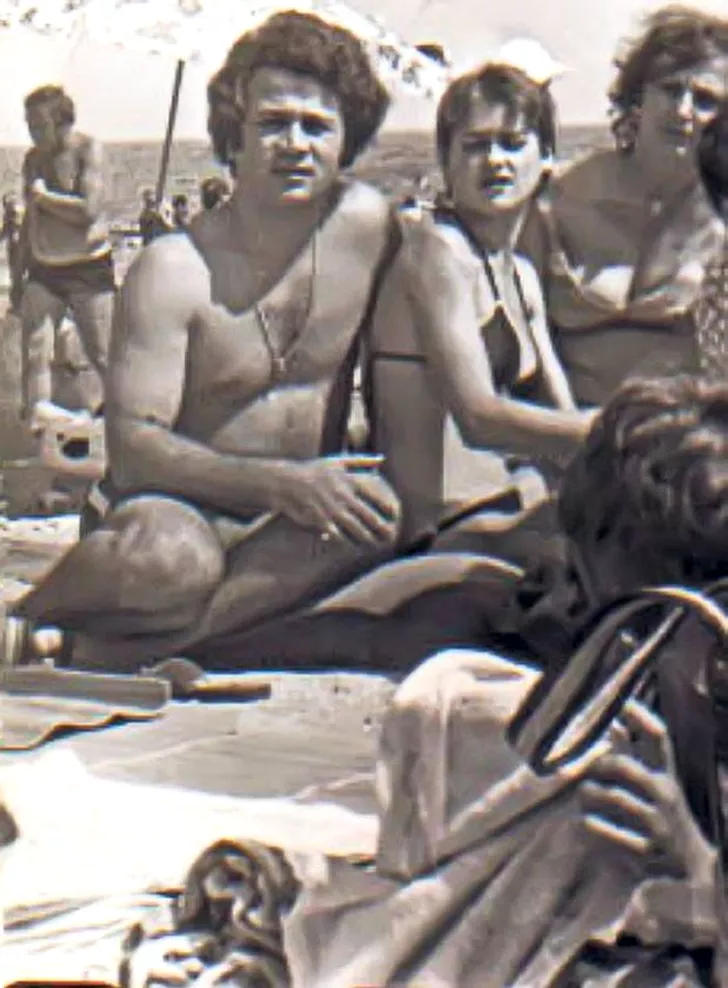 Nadia Comăneci și Ion Dolănescu, la plajă, în anii tinereții