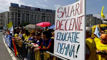 Cum ar putea fi rezolvata greva profesorilor Un analist economic spune ca voucherele nu sunt solutia