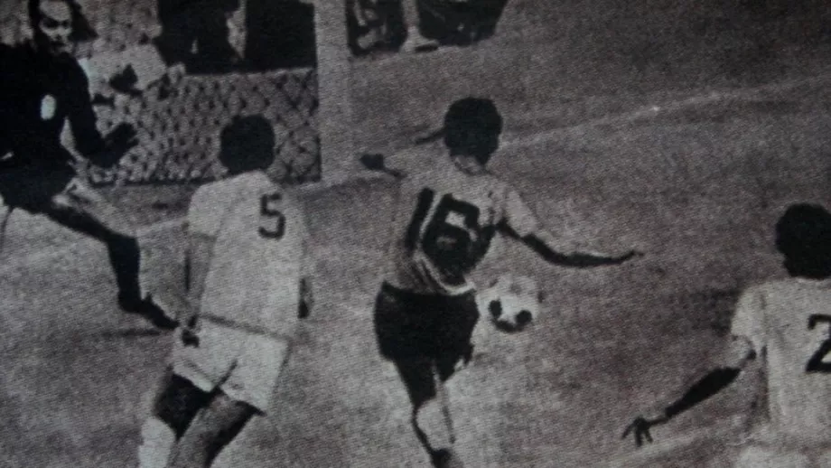 50 de ani de la istoricul Romania  Cehoslovacia 21 la Mundialul din Mexic 70 100 de dolari prima de victorie Ce sia luat Cornel Dinu cu ei Video de colectie