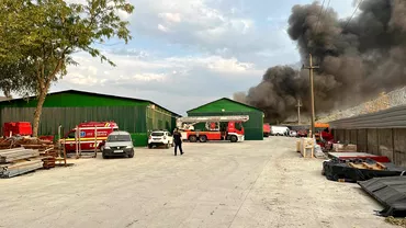 Incendiu devastator la un depozit din Glina A fost emis mesajul ROALERT