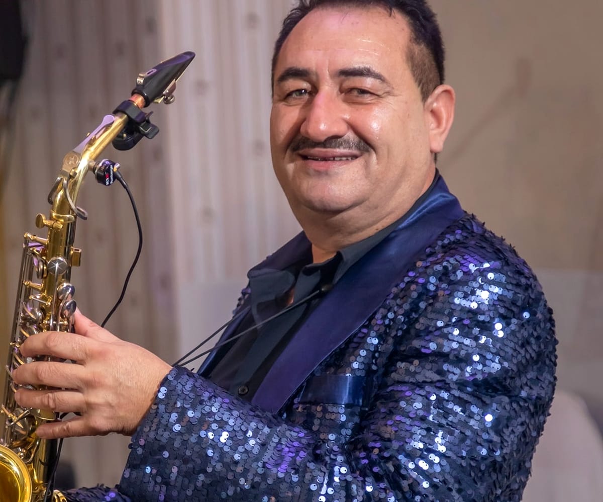 Ninth Rapid Parcel Doliu în lumea muzicii! Un saxofonist celebru a murit după ce a cântat la  un priveghi - Fanatik.ro