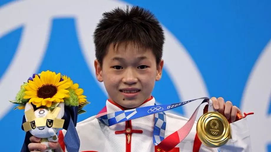 O sportiva de 14 ani este urmasa Nadiei Comaneci Performanta uriasa realizata de chinezoaica la JO Video