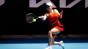 Simona Halep - Danka Kovinic 6-2, 6-1 în turul 3 la Australian Open. Simo defilează şi se califică în optimile de finală. Rezumatul meciului. Video