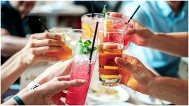 Ponturi practice pentru consumul de alcool de Revelion Care sunt cele 3 reguli cheie explicate de medici