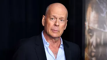 Bruce Willis tot mai afectat de afazie boala care la facut sa renunte la actorie Familia se roaga pentru un miracol de Craciun
