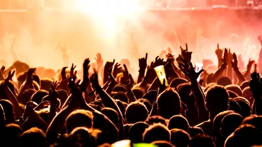 Dezmat cu droguri pe litoralul romanesc Zeci de tineri prinsi cu substante interzise la festivalurile de muzica din zona