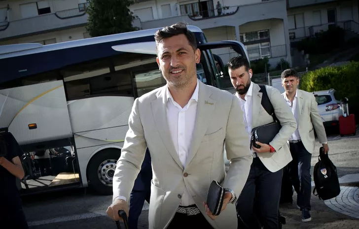 Mirel Rădoi, selecționerul echipei naționale a României, în momentul în care a ajuns în Italia