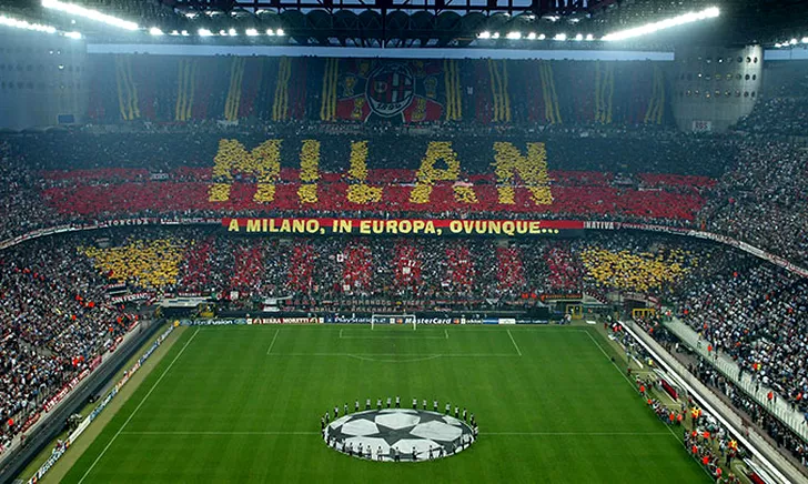 San Siro din Milano. Singurul stadion care are două nume. nd joacă Inter se numeşte Giuseppe Meazza