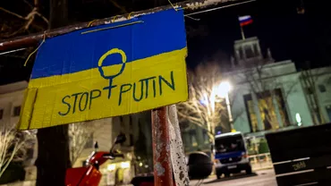 Protest la Ambasada Rusiei din Bucuresti Manifestantii striga Fascistii Putin criminal