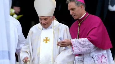Papa Benedict si rolul jucat in scandalul abuzurilor sexuale comise de preoti Cum a incercat sasi ceara scuze