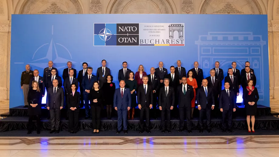 Reuniune NATO la Bucuresti ziua a doua Jens Stoltenberg despre aderarea Ucrainei Mai intai sa ne asiguram ca ea castiga razboiul Update