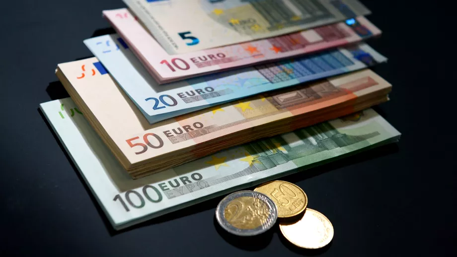 Curs valutar BNR vineri 9 septembrie 2022 Euro se mentine in fata dolarului la final de saptamana Update