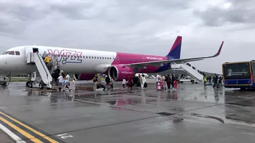 Probleme pe aeroportul din Cluj Un avion a fost intors la Istanbul iar altul a fost redirectionat catre Sibiu