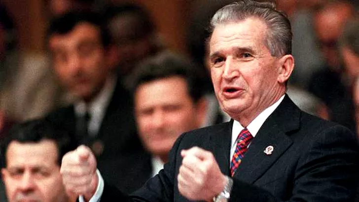 Nicolae Ceaușescu era absolvent de studii superioare, datorită unor favoruri
