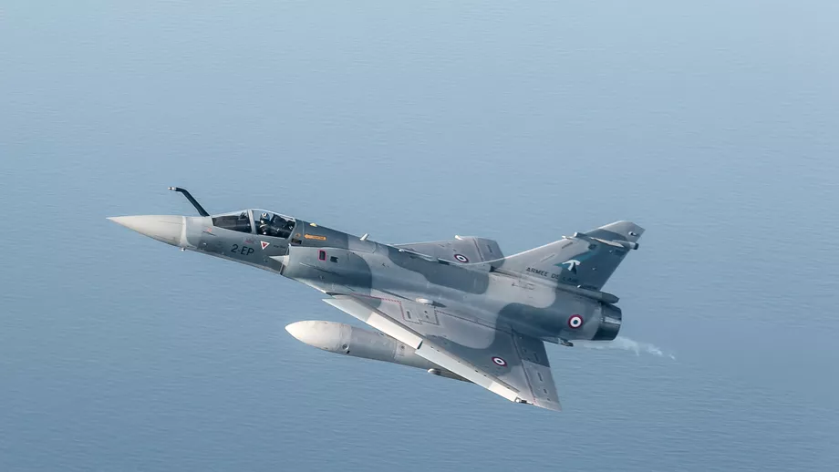 Avioane militare rusesti interceptate de aeronave NATO deasupra Marii Negre si a Marii Baltice