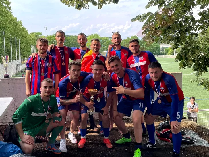 Steaua Franța, echipa de români din Hexagon