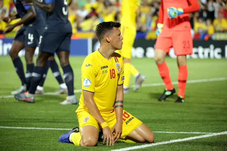 Adrian Rus într-un meci jucat de echipa națională a României U21 la EURO 2019. Sursă foto: sportpictures.eu