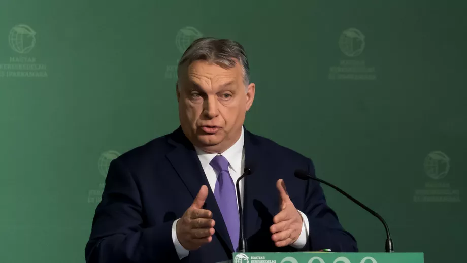 Viktor Orban a posta harta Ungariei mari care includea Transilvania Romanii iau raspuns pe Faebook Nu uitati ca neam parcat armata in Budapesta