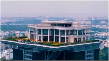 Milionarul care sia construit o vila de lux pe acoperisul unui zgarienori Proprietatea costa circa 20 de milioane de euro
