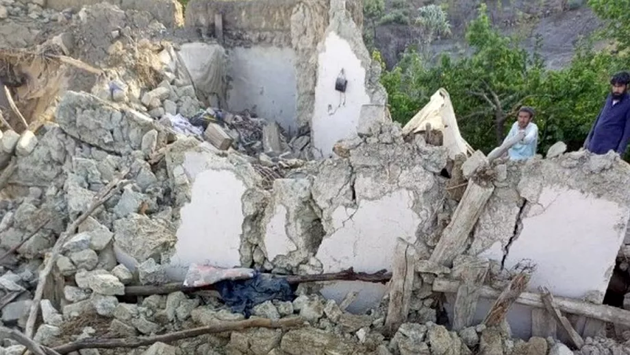 Cutremur in Afganistan Nou bilant 1000 de morti si 1500 de raniti Seismul resimtit puternic si in Pakistan Update