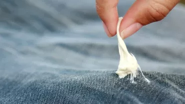 Cum scoti guma de mestecat lipita de haine Trucuri simple ieftine si eficiente