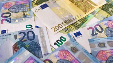 Curs valutar BNR marti 18 aprilie Depreciere pentru euro crestere pentru dolarul american Update