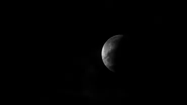 Eclipsa partiala de Luna se vede si in Romania La ce ora sa te uiti pe cer