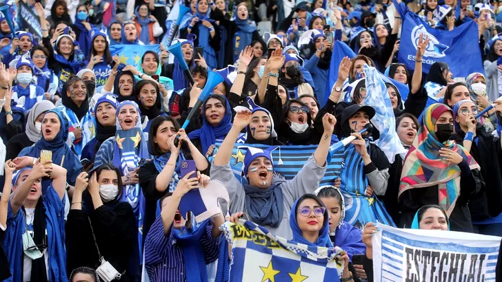 Femeile din Iran au revenit pe stadioane după 40 de ani