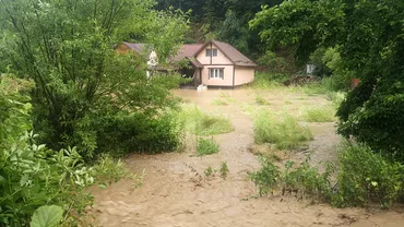 Prapad in Romania dupa codul rosu de vreme severa Zeci de localitati din Hunedoara au fost maturate de ape in urma ploilor torentiale