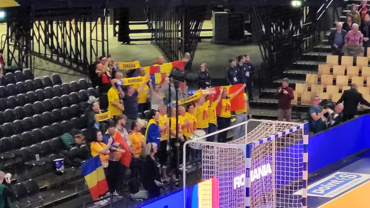Fanii români, cu tobe la România - Serbia. Sursa: Fanatik