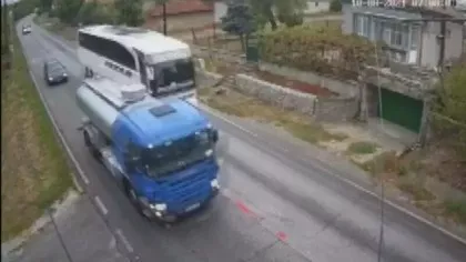 VIDEO. Cum a fost filmat autocarul în care au murit 3 români, înainte...