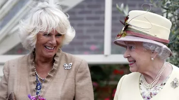 Regina Consoarta Camilla gest emotionant in memoria Reginei Elisabeta a IIa Cum sa lasat fotografiata
