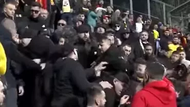 De la ce a pornit bataia din peluza tricolorilor la Andorra  Romania 02 Gogoasa la pedepsit pe un albanez infiltrat printre ultrasi Video