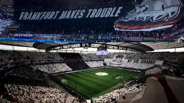 Inca o seara magica in Champions League Stadioanele au fost inundate de lumini culoare si scenografii care mai de care mai spectaculoase Video