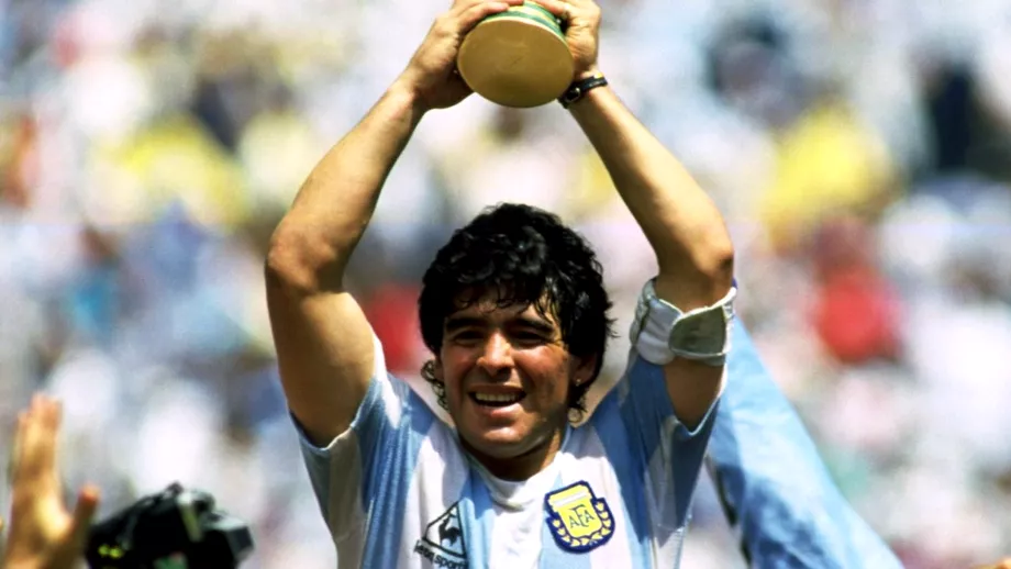 VideoFoto Maradona socat de cum arata noua lui statuie Englezii au crezut ca il vad pe Hodgson