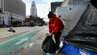 Orasul Los Angeles sufocat de homelesi Primarul a declarat stare de urgenta din cauza oamenilor strazii