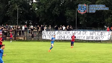 Peluza Sud atac la Petrea si fanii lui Dinamo Ce bannere au afisat la ultimul amical al Stelei