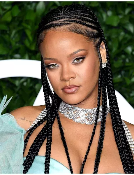 Secretul celebrei Rihanna O vedeta internationala a dezvaluit totul pentru FANATIK Exclusiv