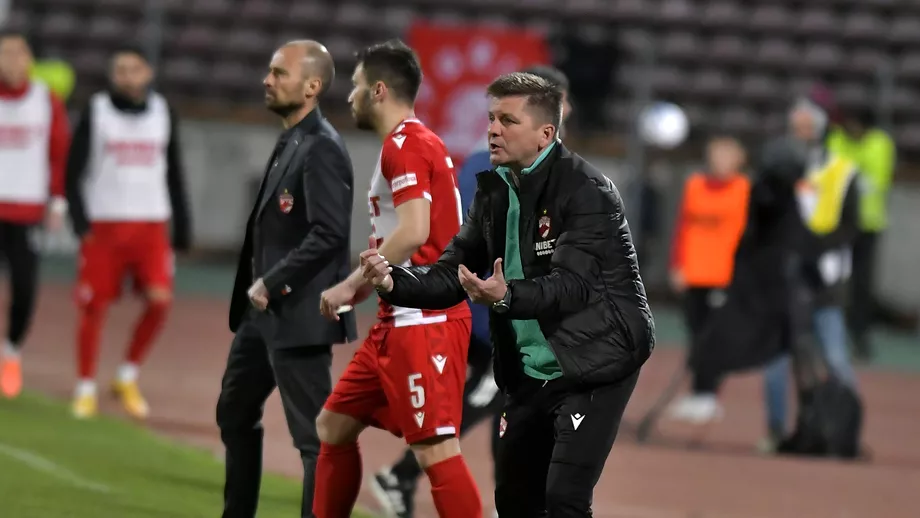 Dusan Uhrin trage concluziile dupa FC Botosani  Dinamo 23 Sunt bucuros pentru jucatori Astept sa vad deciziile cartonaselor rosii