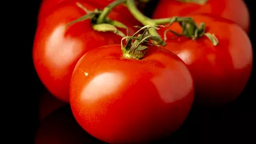 Cum recunosti rosiile tratate cu pesticide din piata sau supermarket Cand ai cele mai mari sanse sa cumperi fructe si legume cultivate natural