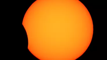 Eclipsa de Soare Live Video 10 iunie 2021 Imagini unice transmise cu fenomenul astronomic