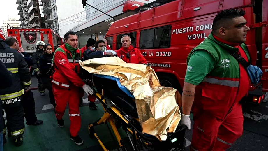 Video Cinci morti si 35 de raniti in Argentina Un bloc de 14 etaje a luat foc in Buenos Aires