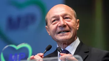 Primele imagini cu Traian Basescu dupa externare Fostul presedinte surprins la vila din Primaverii