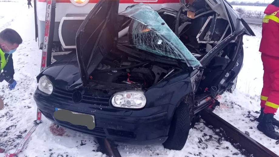 Accident grav in judetul Arad O masina a fost spulberata de tren Soferita a murit pe loc